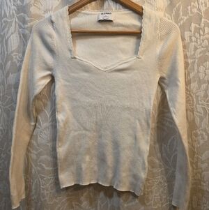 Old Navy Cream Long Sleeve Ribbed Women's Top With Scalloped Details